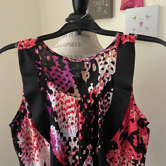 Sleeveless blouse - Picture 2 of 4